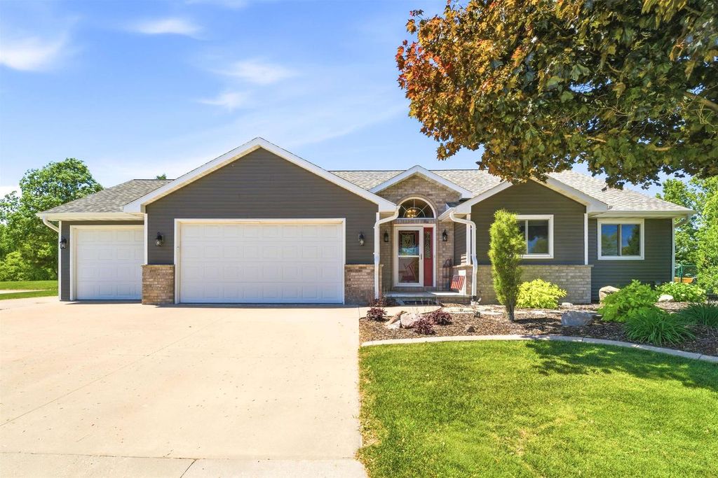 125 KAYLA STREET, Combined Locks, WI 54113