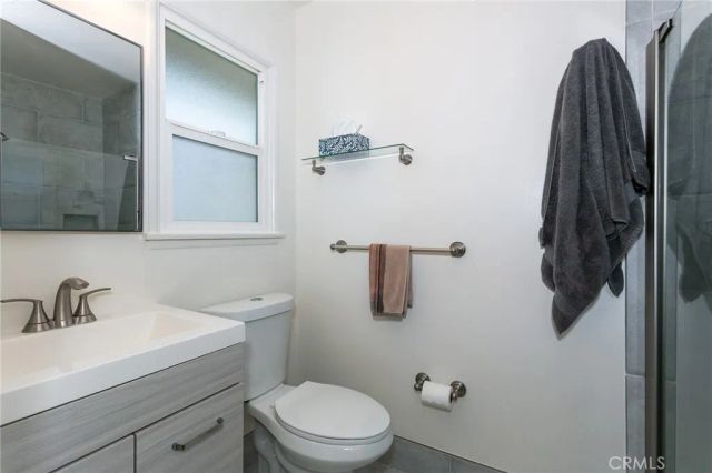 21000 Elkwood, Canoga Park, CA 91304