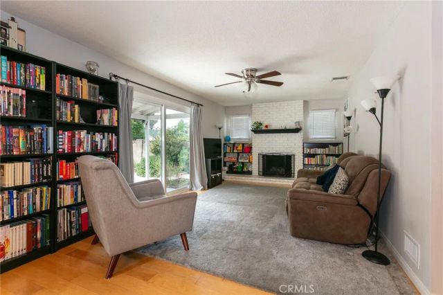 21000 Elkwood, Canoga Park, CA 91304