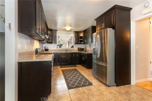 21000 Elkwood, Canoga Park, CA 91304