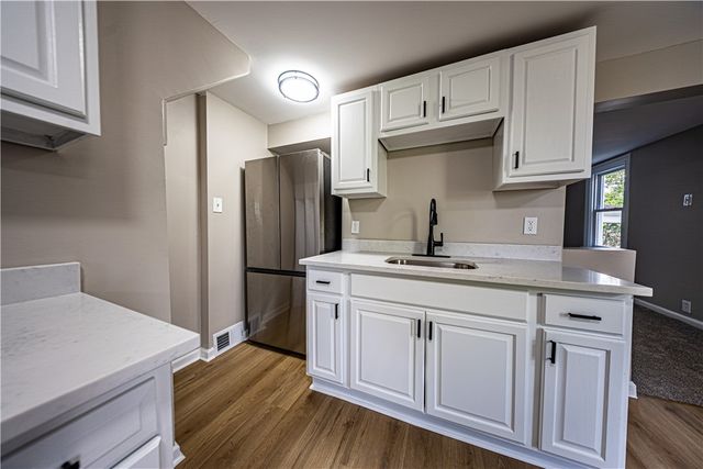 862 Connolly Ave, South Park, PA 15236