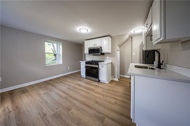862 Connolly Ave, South Park, PA 15236