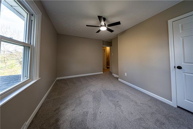 862 Connolly Ave, South Park, PA 15236