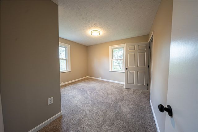 862 Connolly Ave, South Park, PA 15236