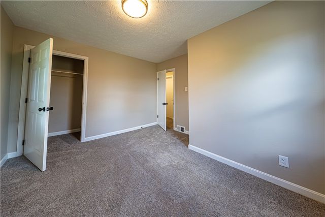 862 Connolly Ave, South Park, PA 15236