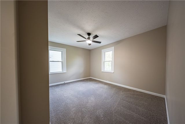 862 Connolly Ave, South Park, PA 15236