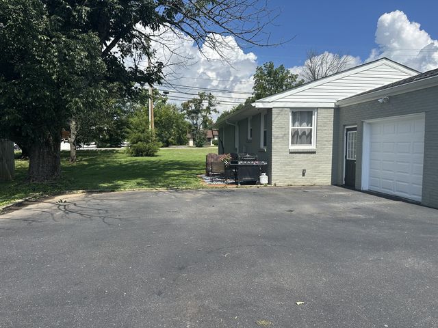 222 Ligon Dr, Lebanon, TN 37087