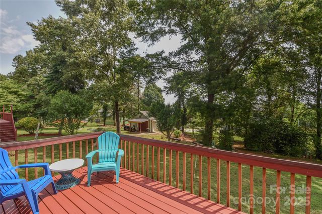 4920 Surfwood Drive, Sherrills Ford, NC 28673