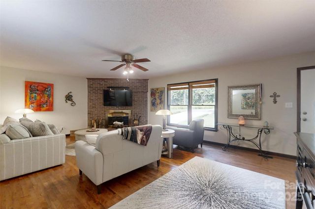 4920 Surfwood Drive, Sherrills Ford, NC 28673