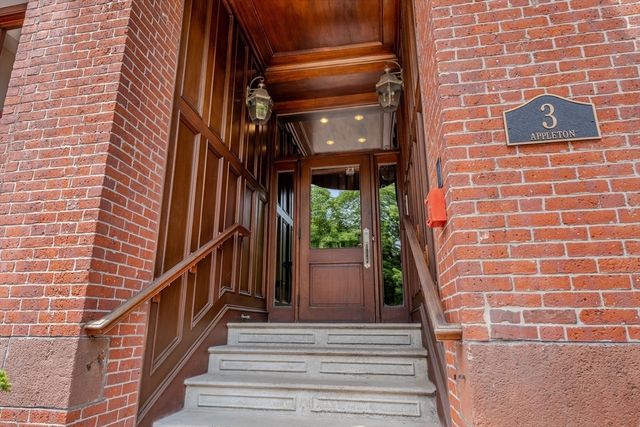 3 Appleton St 505, Boston, MA 02116