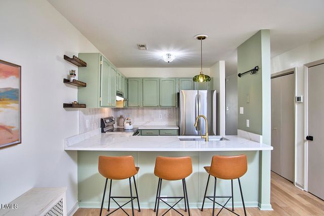 9 Stone Village Court, Durham, NC 27704