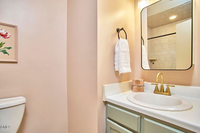 9 Stone Village Court, Durham, NC 27704