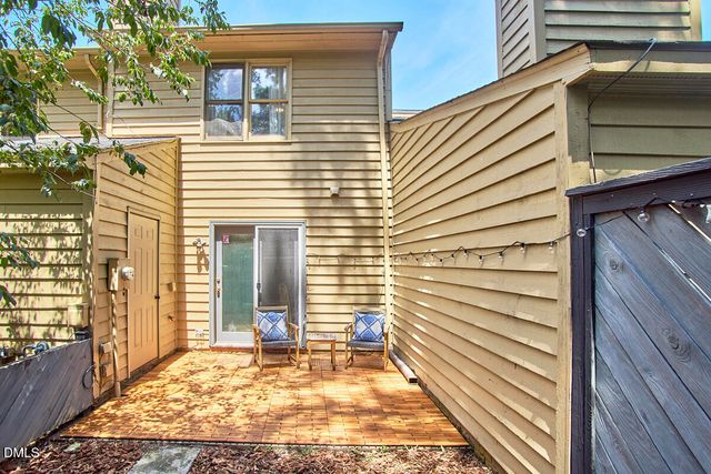 9 Stone Village Court, Durham, NC 27704