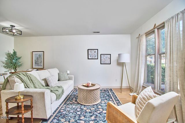 9 Stone Village Court, Durham, NC 27704