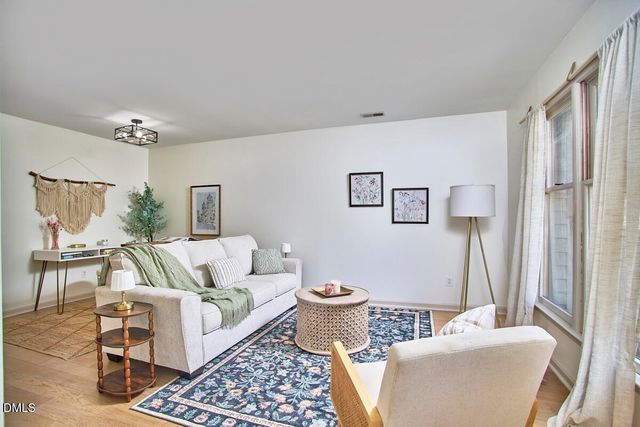 9 Stone Village Court, Durham, NC 27704