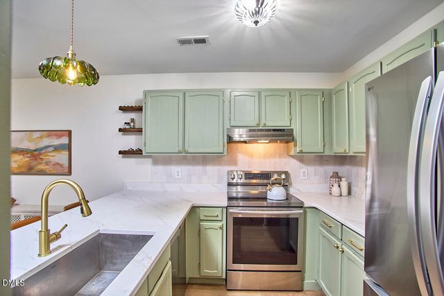 9 Stone Village Court, Durham, NC 27704