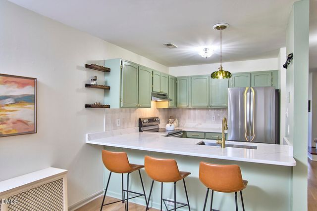 9 Stone Village Court, Durham, NC 27704