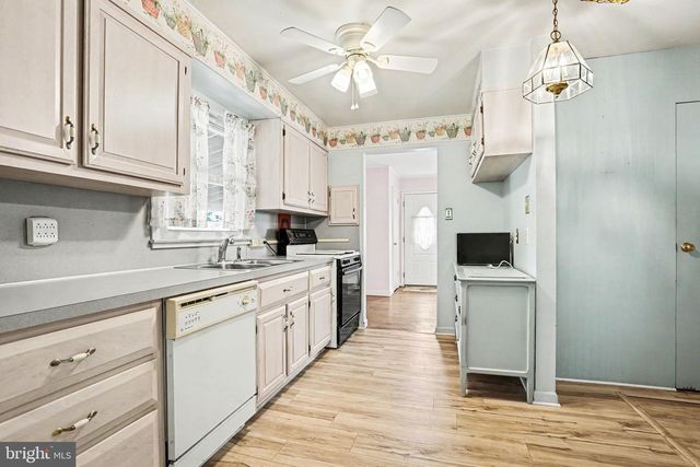 56 SUSSEX RD, Camp Hill, PA 17011