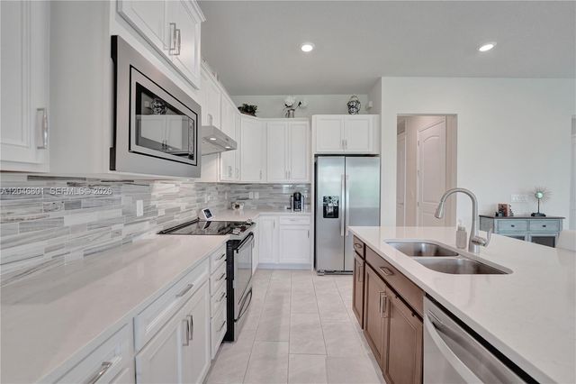 21982 Canadensis Circle 101, Boca Raton, FL 33428
