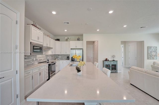 21982 Canadensis Circle 101, Boca Raton, FL 33428