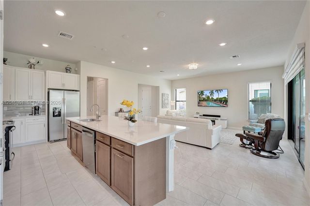 21982 Canadensis Circle 101, Boca Raton, FL 33428