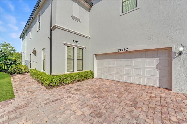 21982 Canadensis Circle 101, Boca Raton, FL 33428
