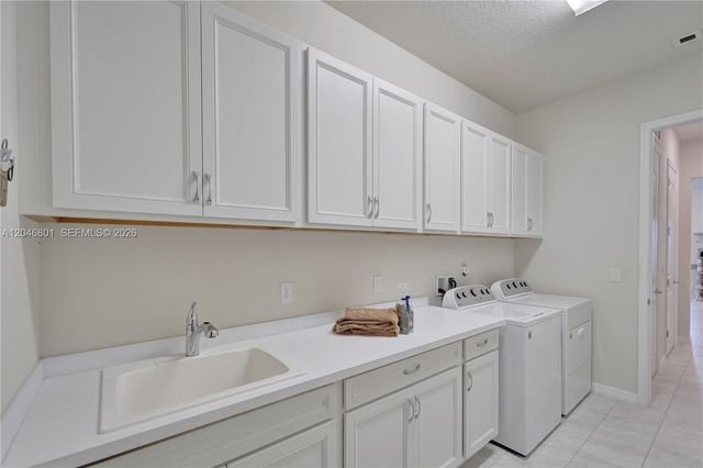 21982 Canadensis Circle 101, Boca Raton, FL 33428