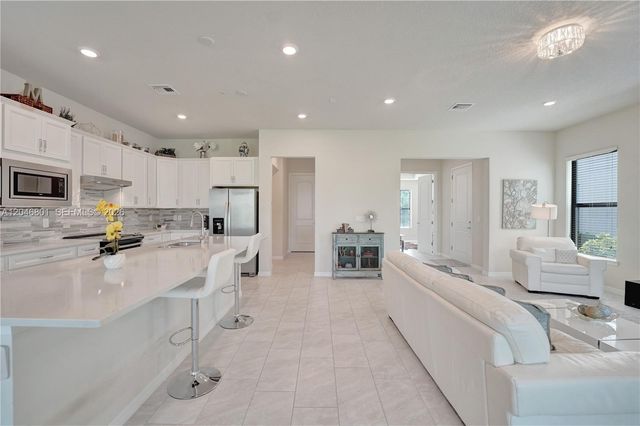 21982 Canadensis Circle 101, Boca Raton, FL 33428