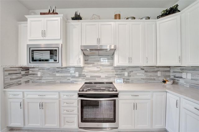 21982 Canadensis Circle 101, Boca Raton, FL 33428