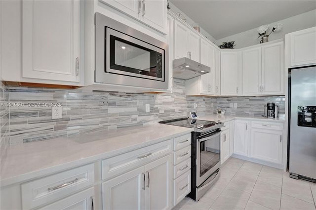 21982 Canadensis Circle 101, Boca Raton, FL 33428