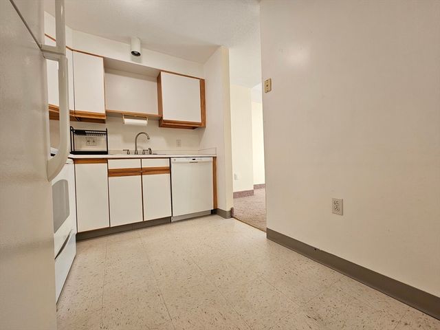 10 Pleasant St 115, Lynn, MA 01902