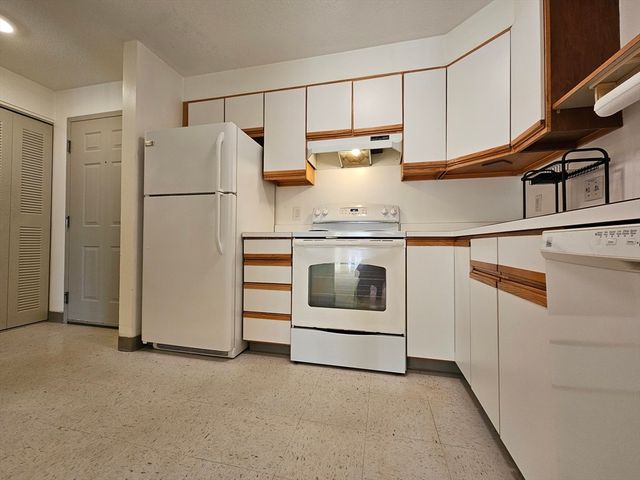 10 Pleasant St 115, Lynn, MA 01902