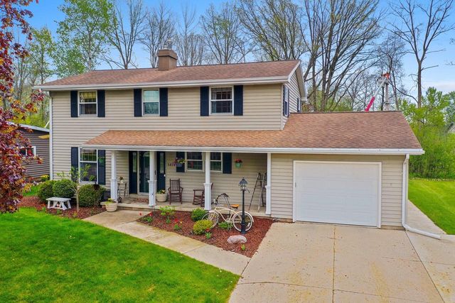 1419 Lee CIRCLE, Manitowoc, WI 54220