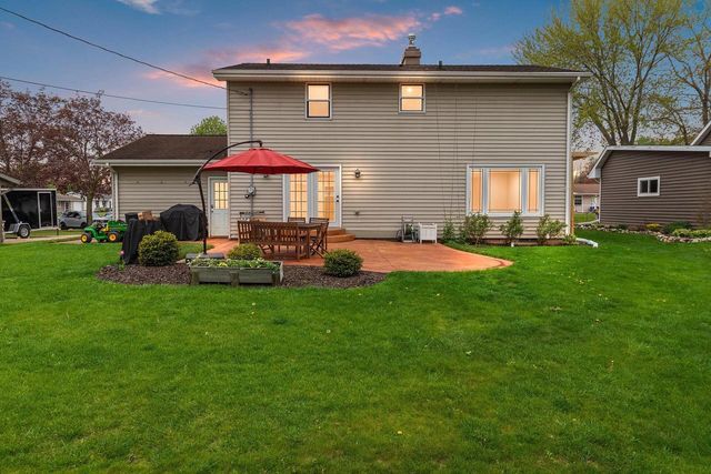 1419 Lee CIRCLE, Manitowoc, WI 54220