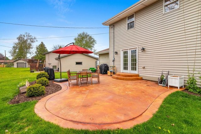 1419 Lee CIRCLE, Manitowoc, WI 54220