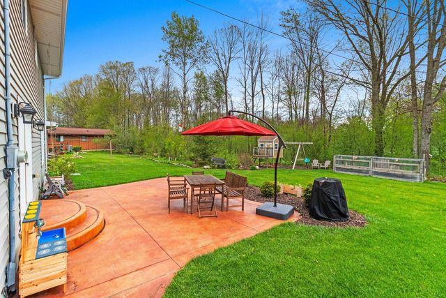 1419 Lee CIRCLE, Manitowoc, WI 54220