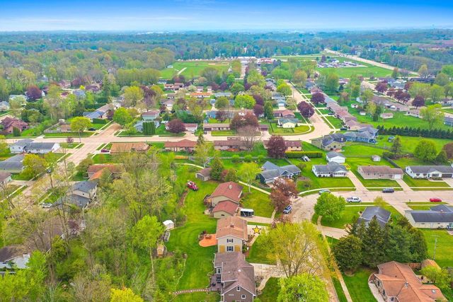 1419 Lee CIRCLE, Manitowoc, WI 54220