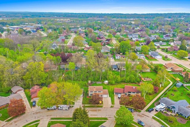 1419 Lee CIRCLE, Manitowoc, WI 54220