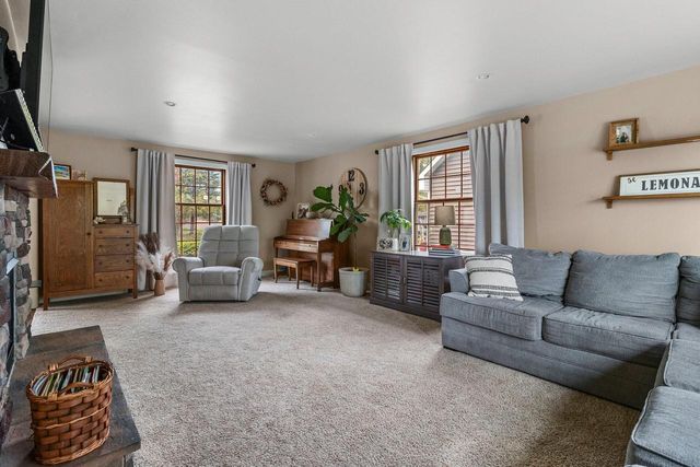 1419 Lee CIRCLE, Manitowoc, WI 54220