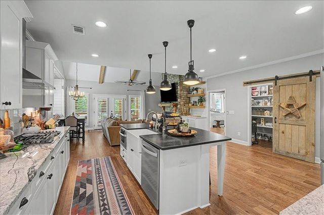 102 Bear Drive, Waleska, GA 30183