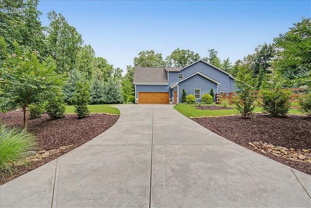 102 Bear Drive, Waleska, GA 30183