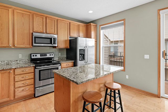 8304 Townsend Drive, Eden Prairie, MN 55344