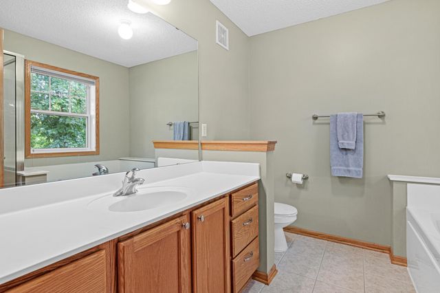 8304 Townsend Drive, Eden Prairie, MN 55344