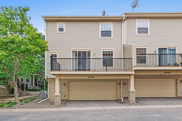 8304 Townsend Drive, Eden Prairie, MN 55344