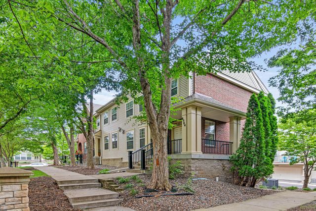 8304 Townsend Drive, Eden Prairie, MN 55344