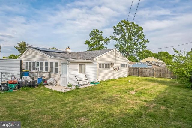 121 GABLE HILL ROAD, Levittown, PA 19057