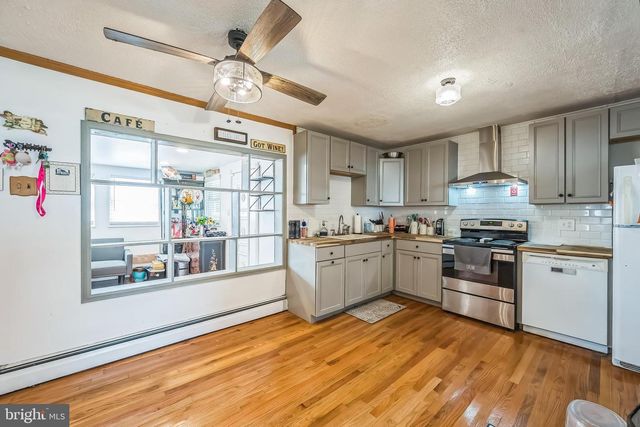 121 GABLE HILL ROAD, Levittown, PA 19057