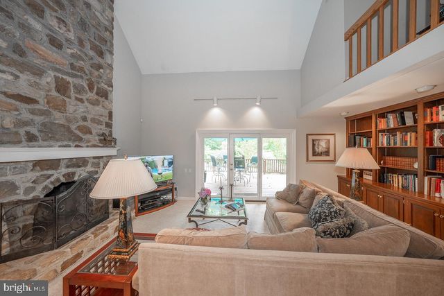 769 S WARREN AVE, Malvern, PA 19355