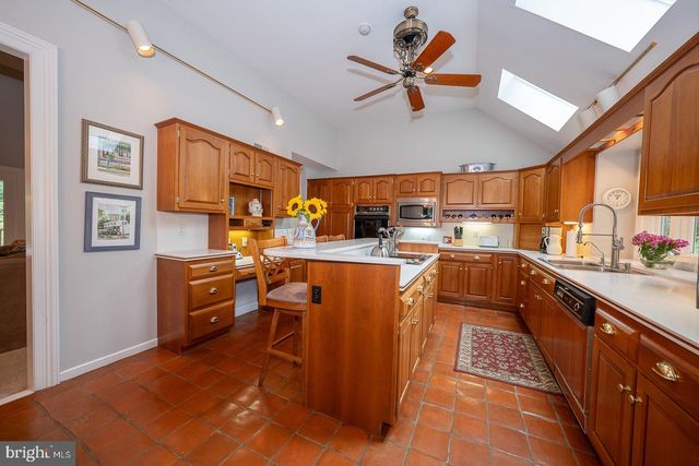 769 S WARREN AVE, Malvern, PA 19355