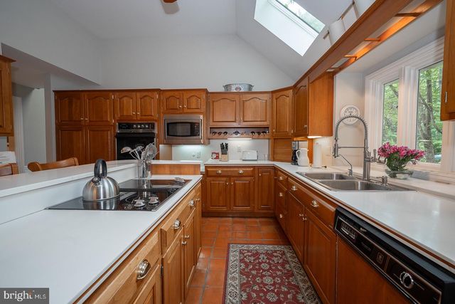 769 S WARREN AVE, Malvern, PA 19355